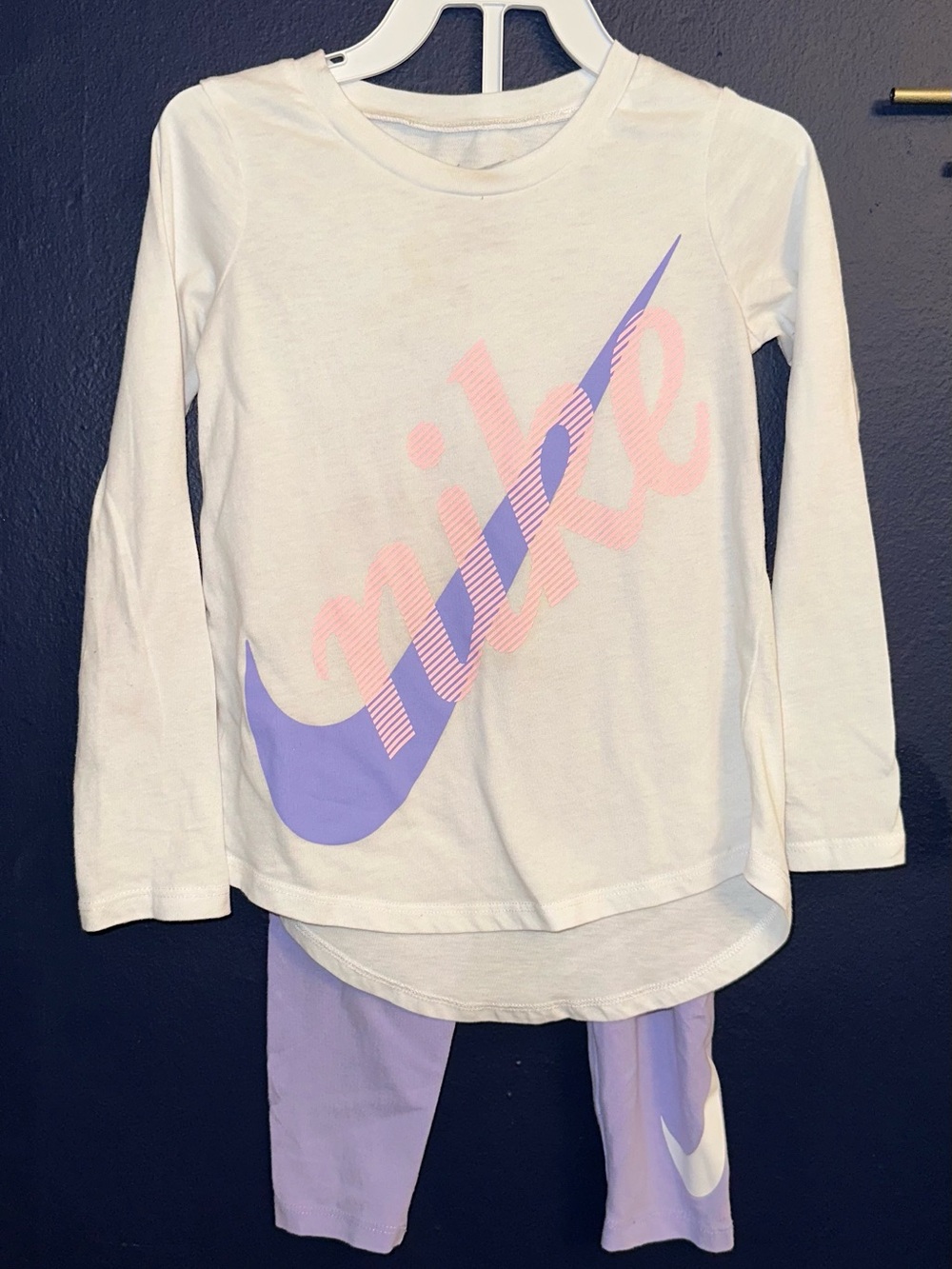 Nike kids Top with leggings size 4